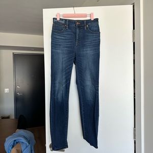 Madewell curve high-rise skinny with “feminist” embroidery detail, size 27 curvy